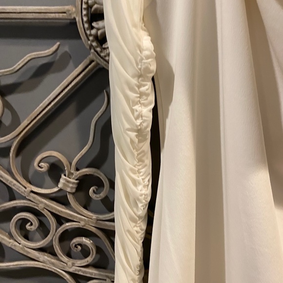 NWT “Take me on a dinner date” white plus dress - Picture 4 of 7